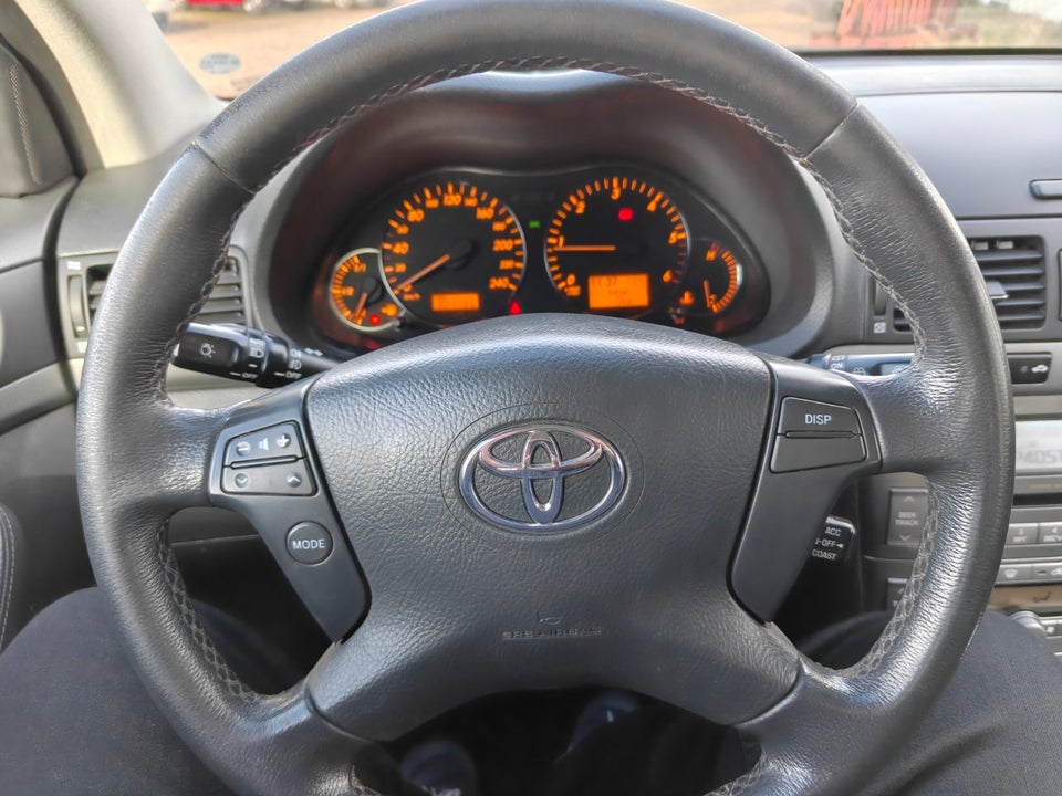 Toyota Avensis 2,0 D-4D Sol stc. 5d
