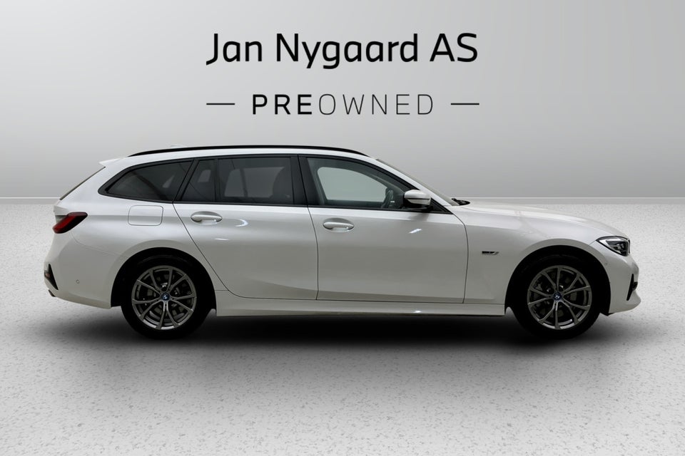 BMW 330e 2,0 Touring Sport Line aut. 5d
