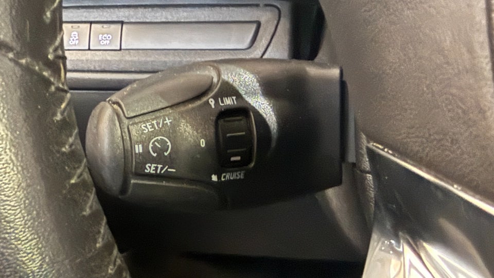 Peugeot 208 1,6 BlueHDi 100 Desire Sky 5d