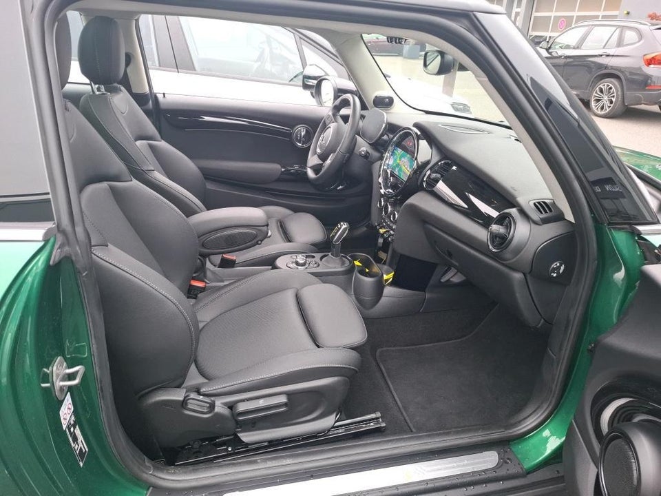 MINI Cooper SE Classic Trim 3d