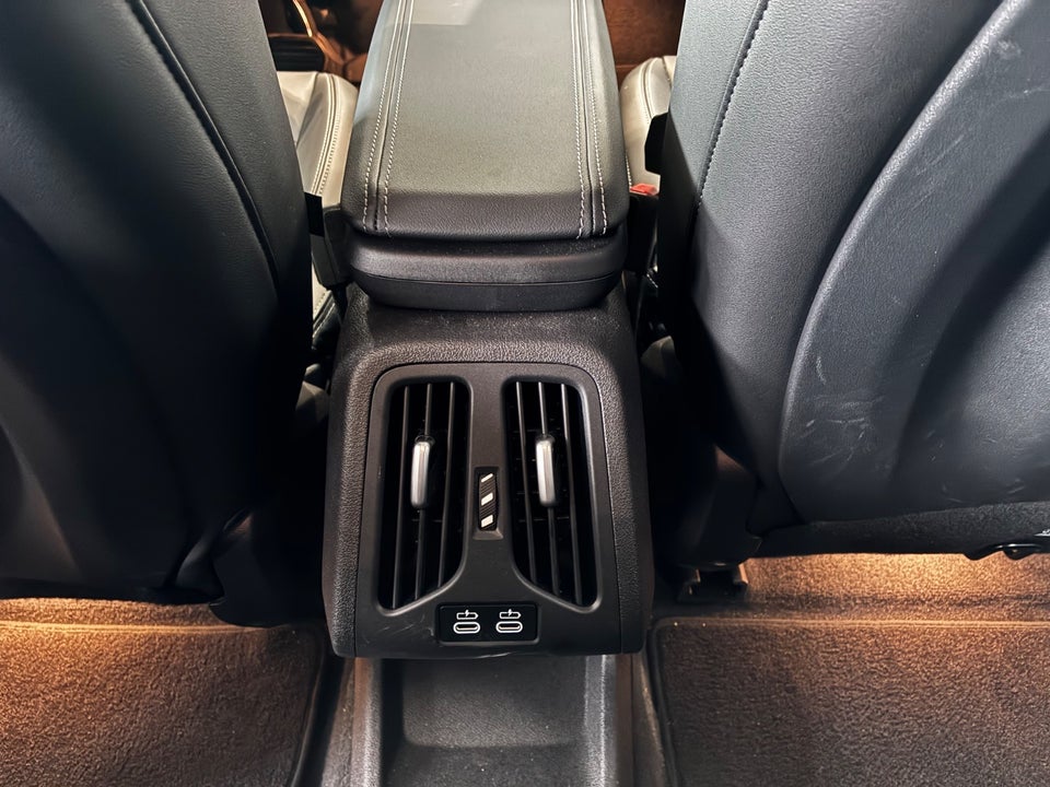 BMW iX1 eDrive20 X-Line 5d