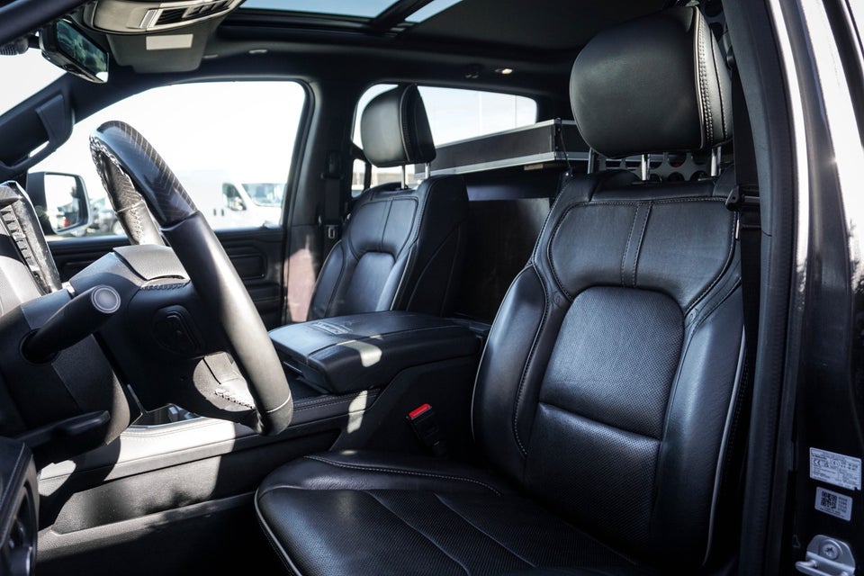 Dodge RAM 1500 5,7 V8 Hemi Limited Night aut. 4d