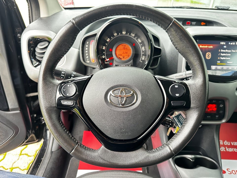 Toyota Aygo 1,0 VVT-i x-press 5d