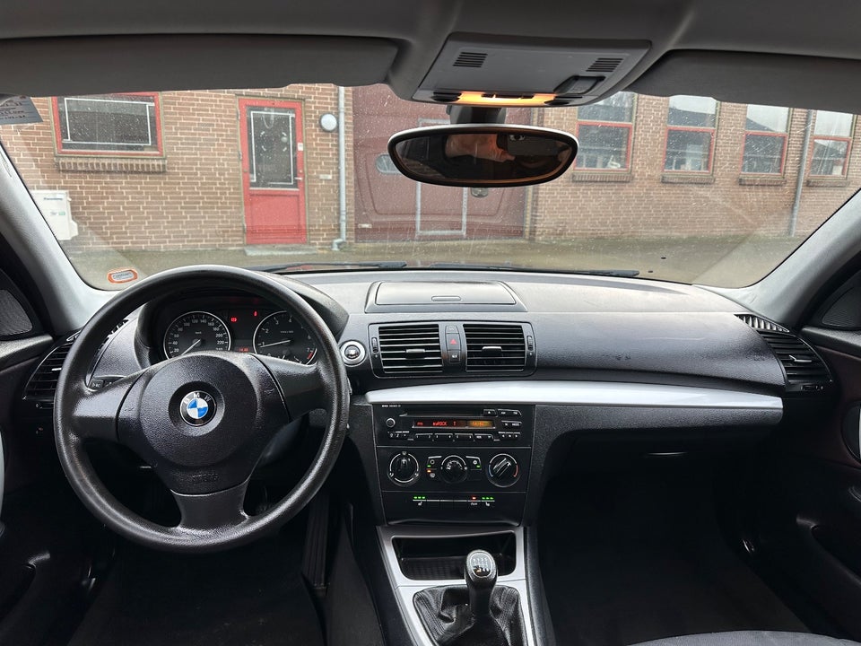 BMW 120i 2,0 Advantage 5d