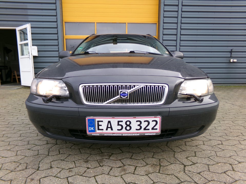 Volvo V70 2,4 140 5d