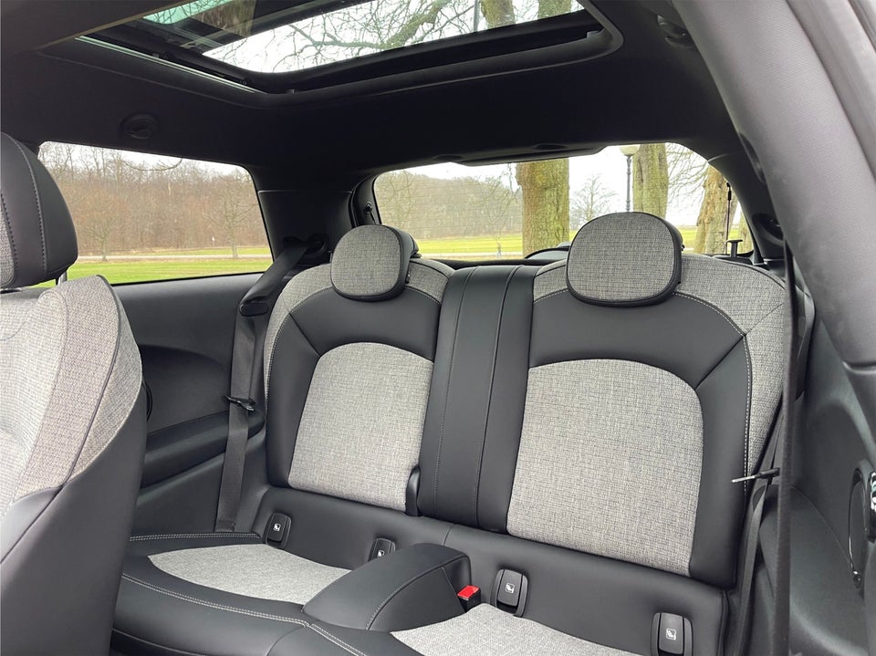 MINI Cooper SE Collection 3d