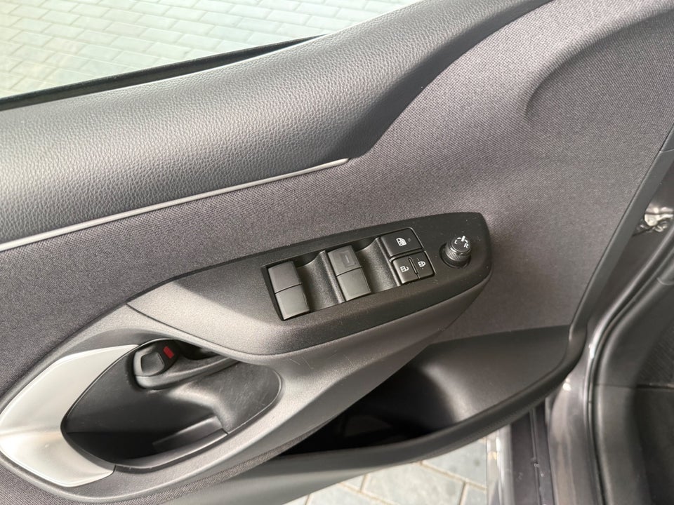 Toyota Yaris 1,5 Active CVT 5d