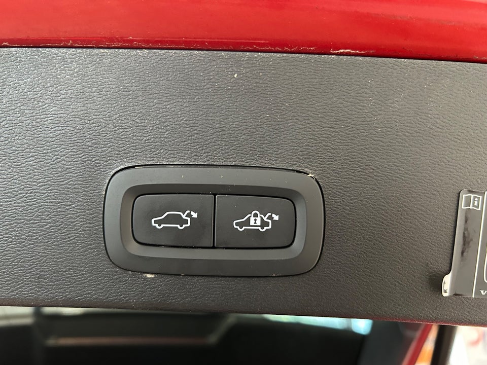 Volvo XC40 P8 ReCharge Twin Plus 5d