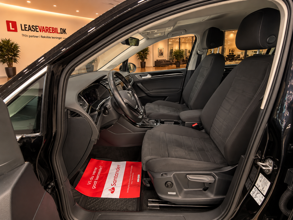 VW Touran 2,0 TDi 150 Highline DSG Van 5d