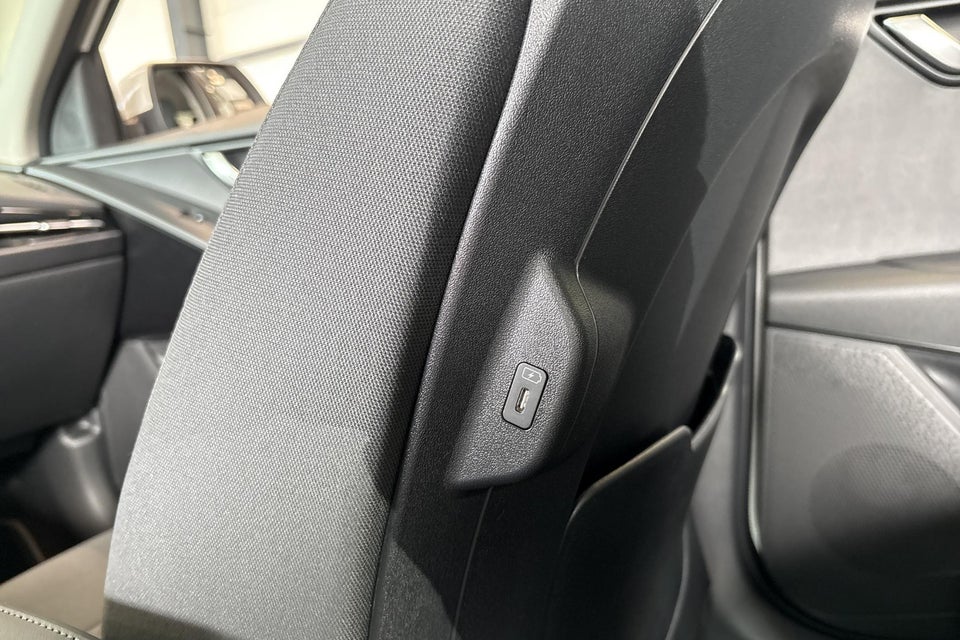 Kia Niro 64 EV Access 5d