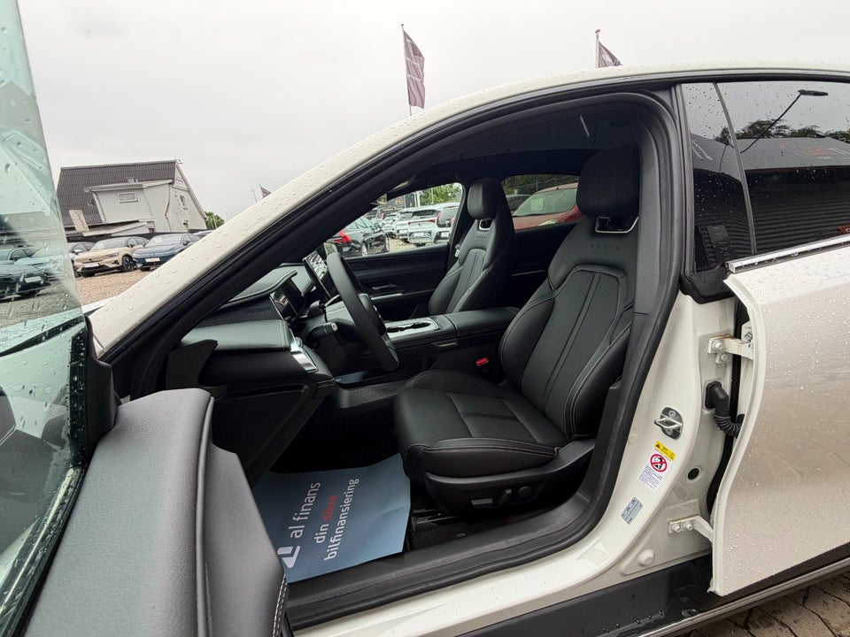 Mazda 6e Takumi Long Range 5d