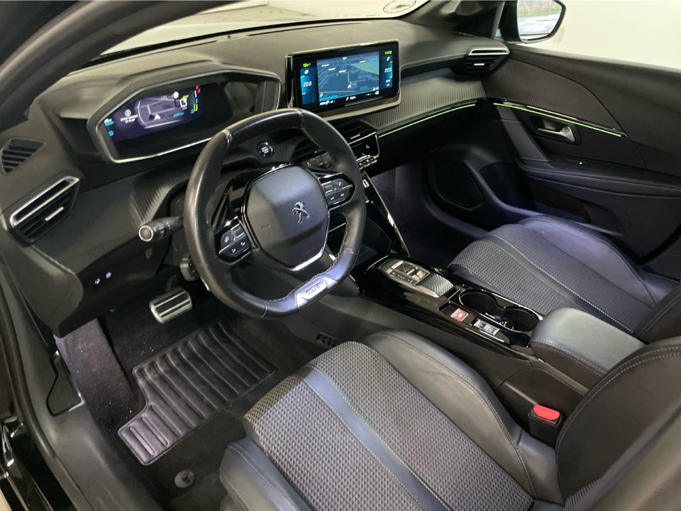 Peugeot e-208 50 GT 5d