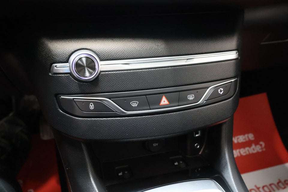 Peugeot 308 1,6 BlueHDi 120 Selection Sky 5d