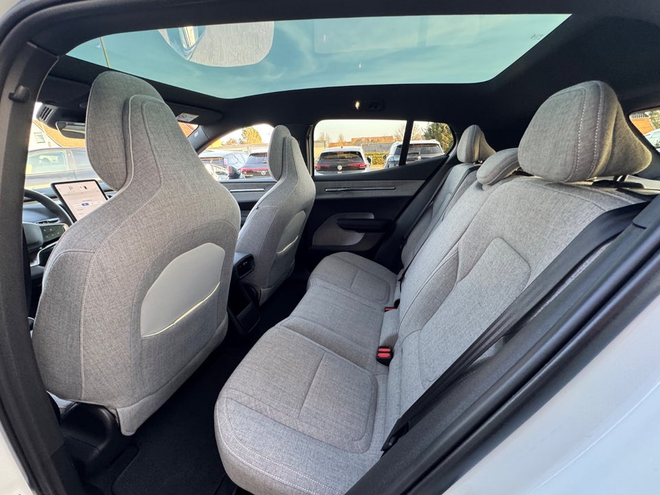 Volvo EX30 Extended Range Ultra 5d