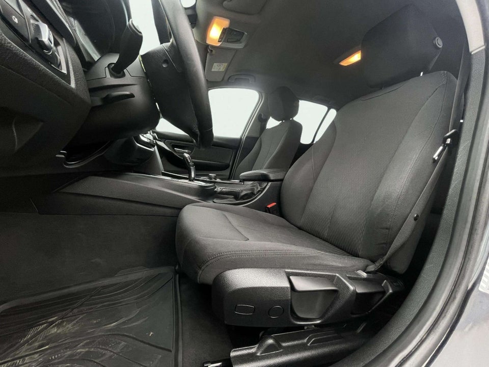 BMW 320i 2,0 Touring aut. 5d