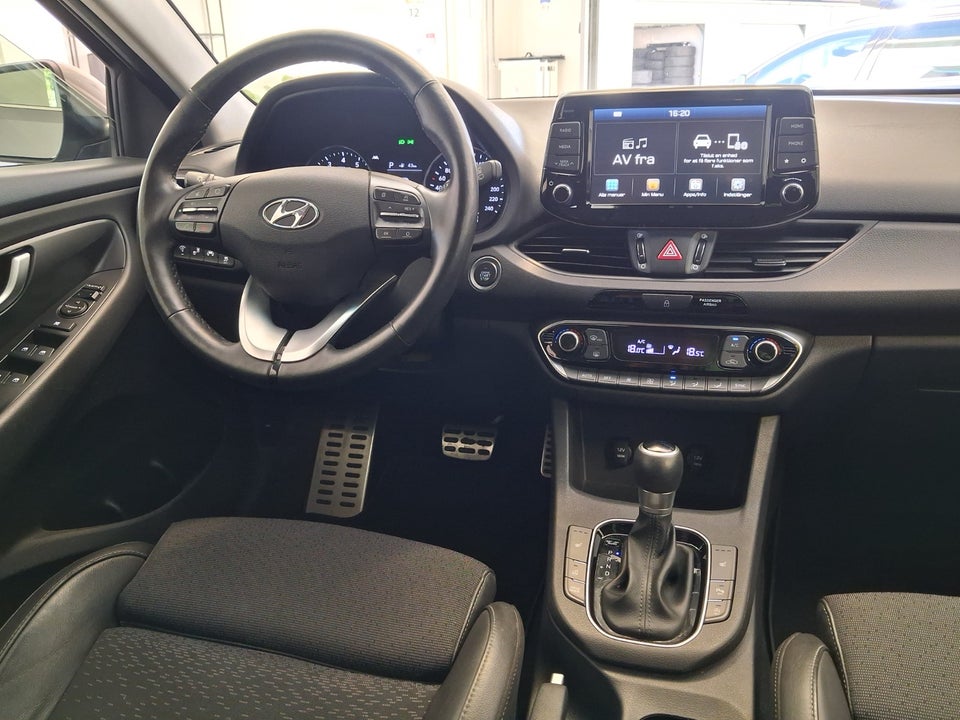 Hyundai i30 1,4 T-GDi Premium stc. DCT 5d