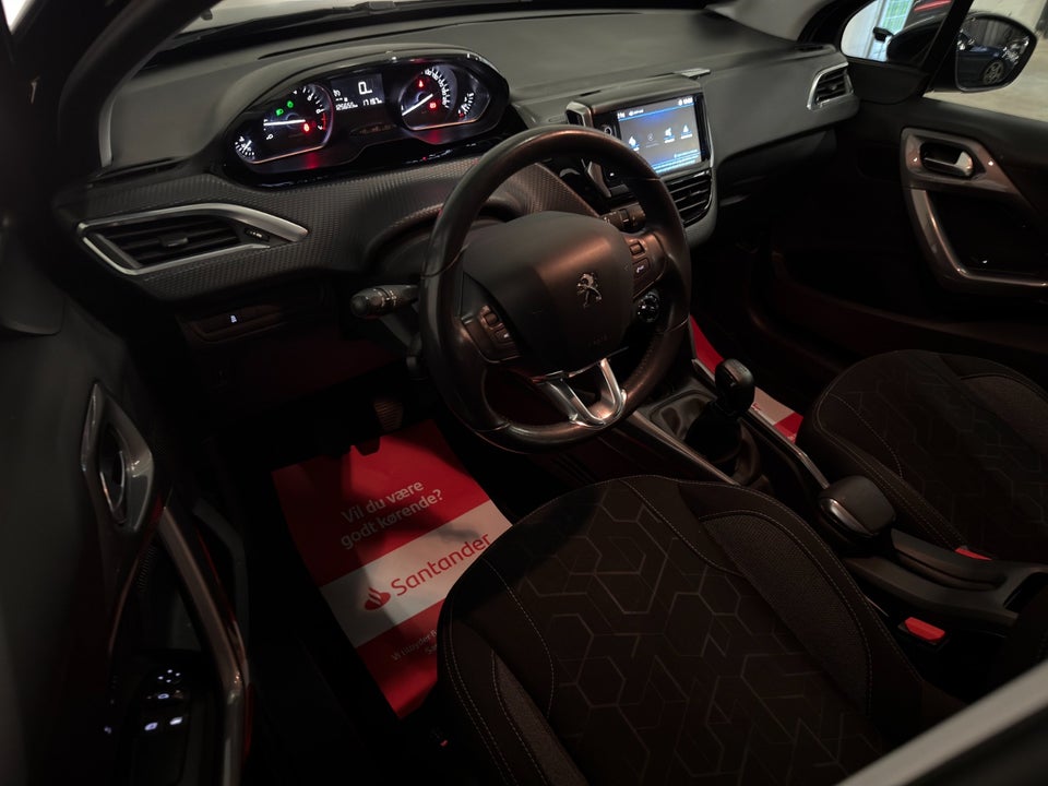 Peugeot 2008 1,2 VTi 82 Allure 5d