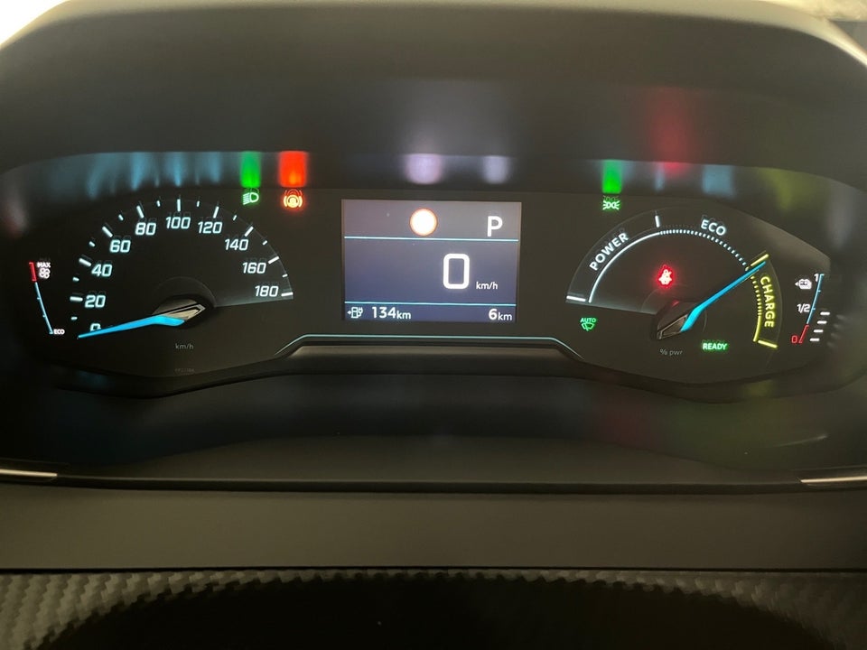 Peugeot e-2008 50 Style 5d