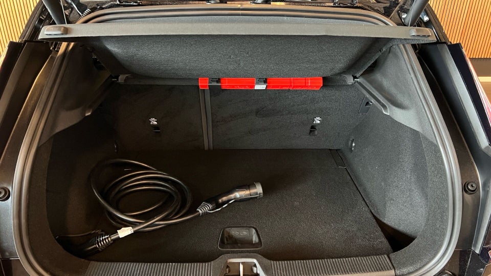 Volvo EX30 Extended Range Plus 5d