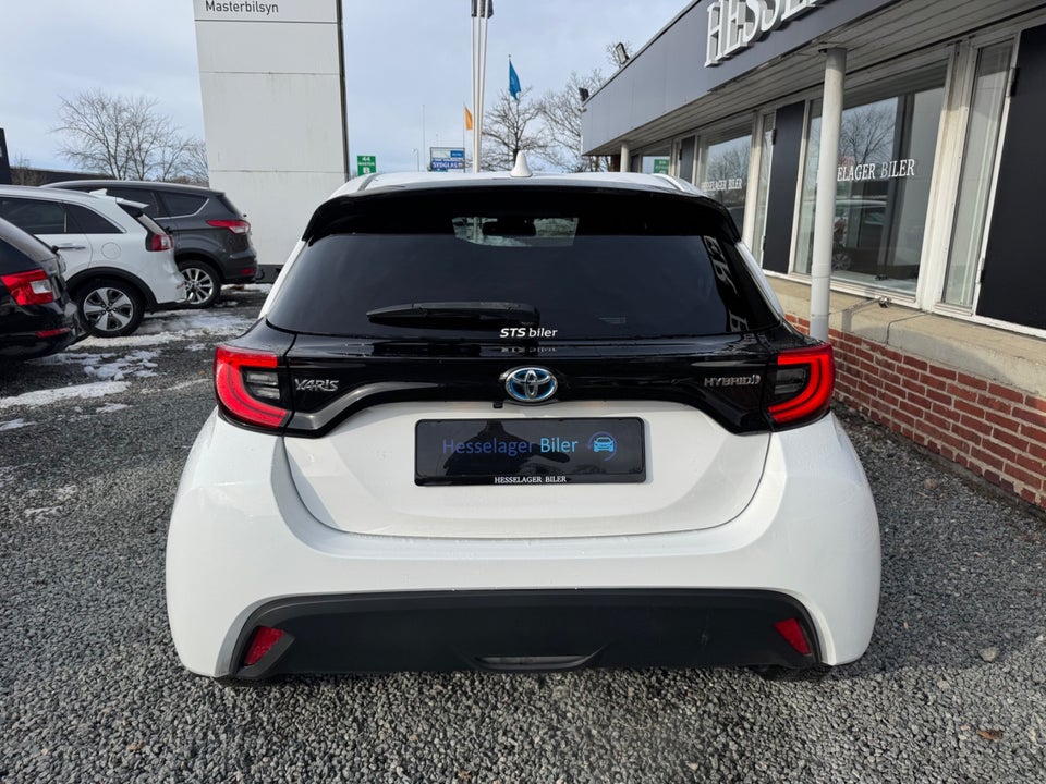 Toyota Yaris 1,5 Hybrid H3 Vision e-CVT 5d