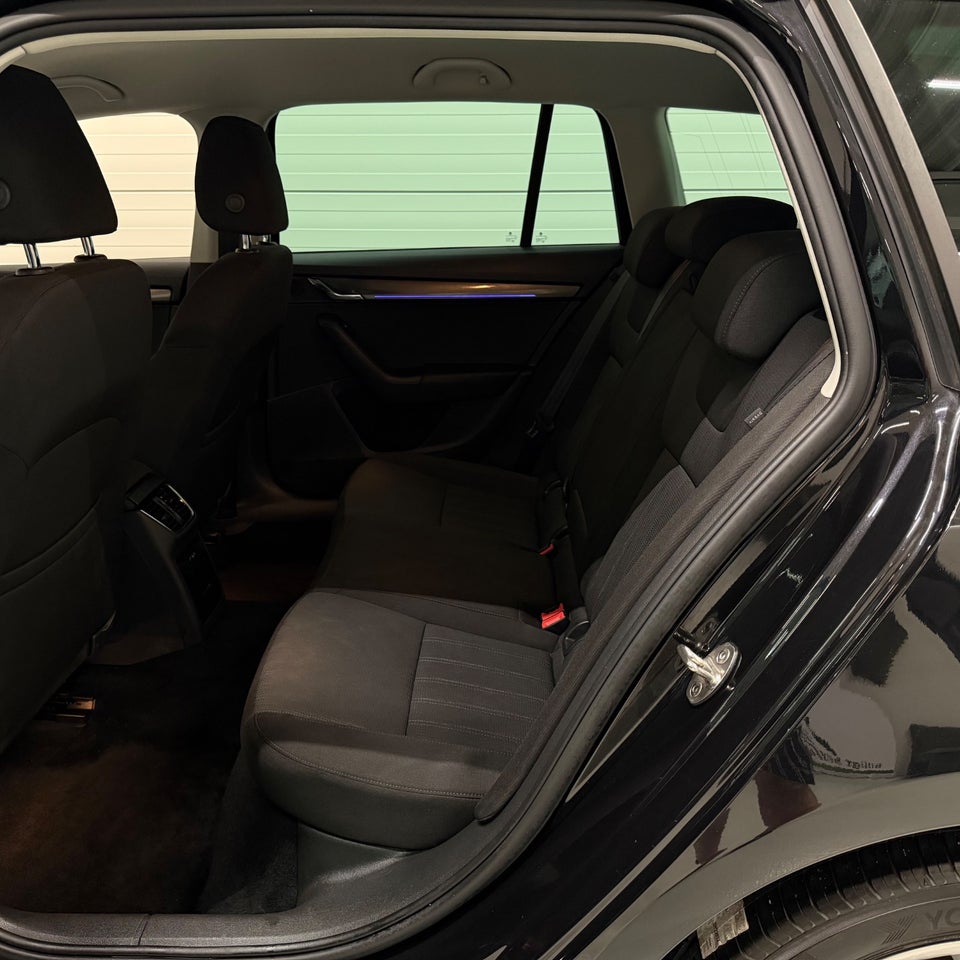 Skoda Octavia 1,6 TDi 115 Style Combi DSG 5d