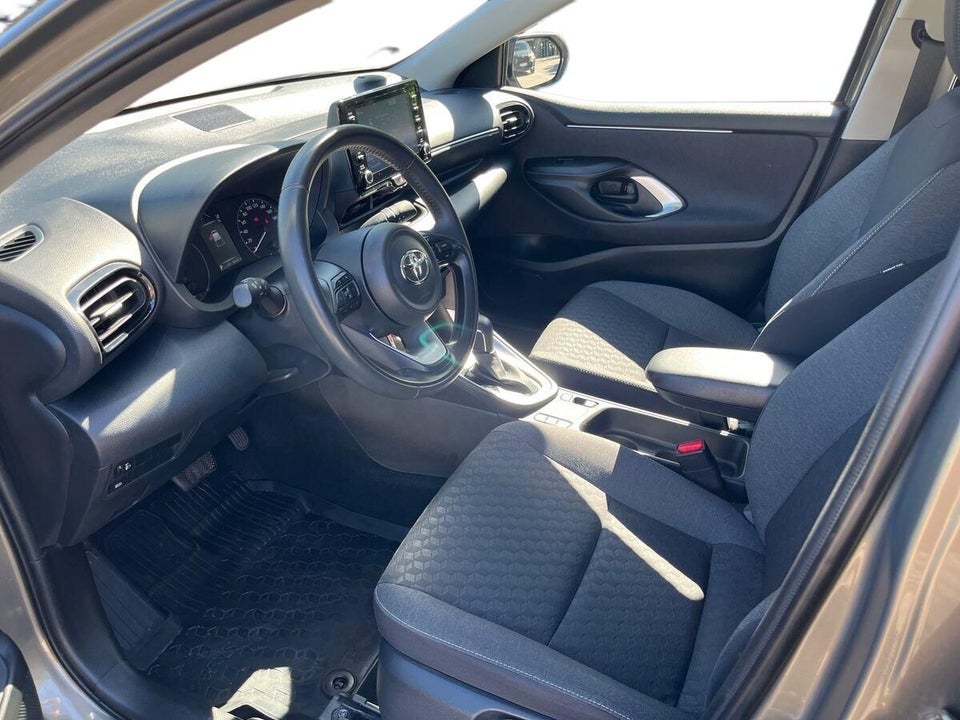 Toyota Yaris 1,5 Hybrid Active e-CVT 5d