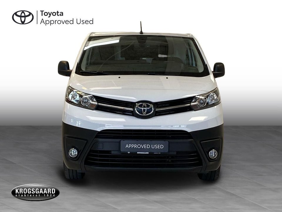 Toyota ProAce 2,0 D 144 Medium Comfort Master 4d