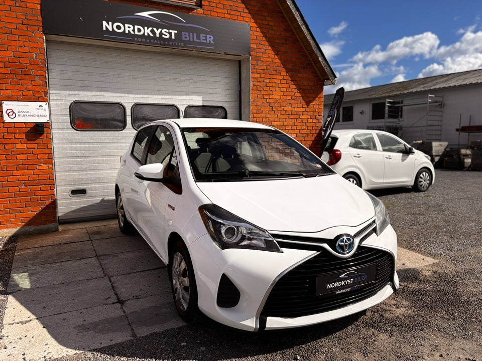 Toyota Yaris 1,5 Hybrid H1 e-CVT 5d