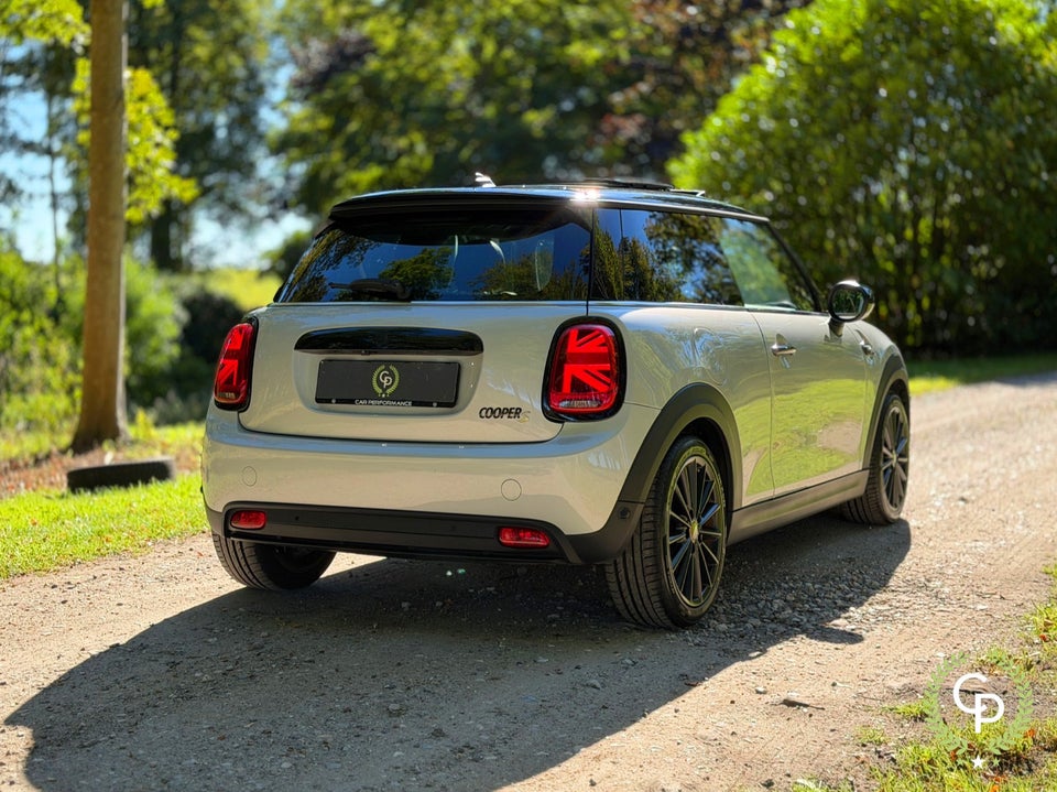 MINI Cooper SE Maximise 3d
