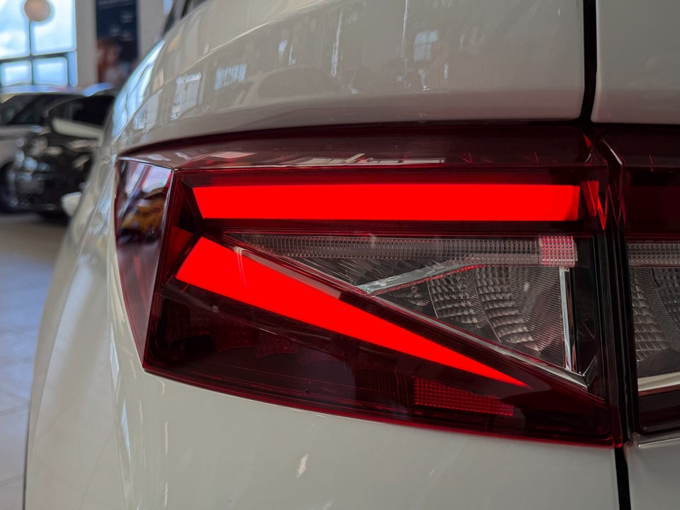 Skoda Elroq 85 iV Loft 5d