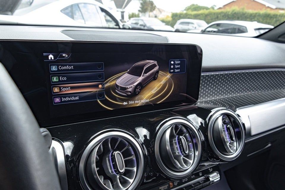 Mercedes EQB300 Progressive 4Matic 7prs 5d