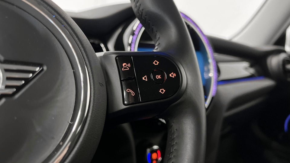 MINI Cooper SE Essential 3d