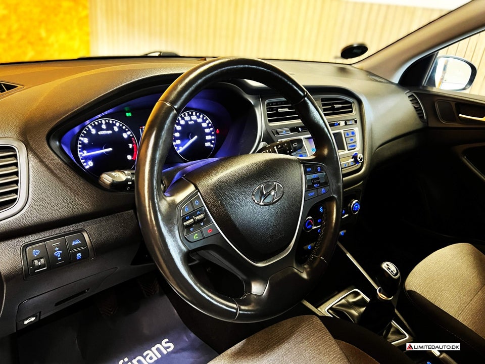 Hyundai i20 1,25 Premium 5d