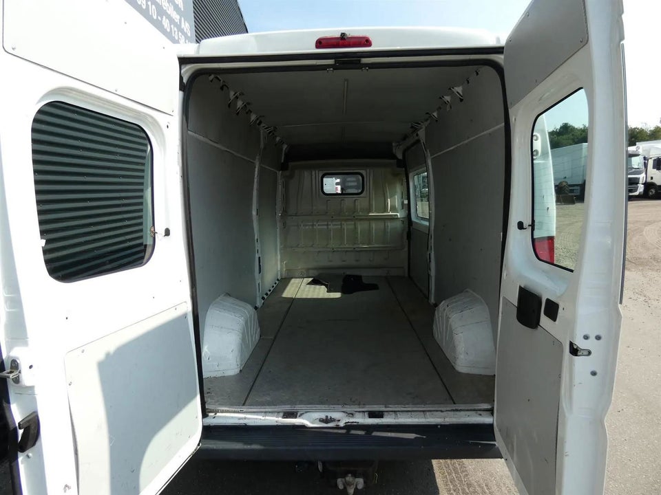 Peugeot Boxer 330 2,0 BlueHDi 130 L2H2 Premium