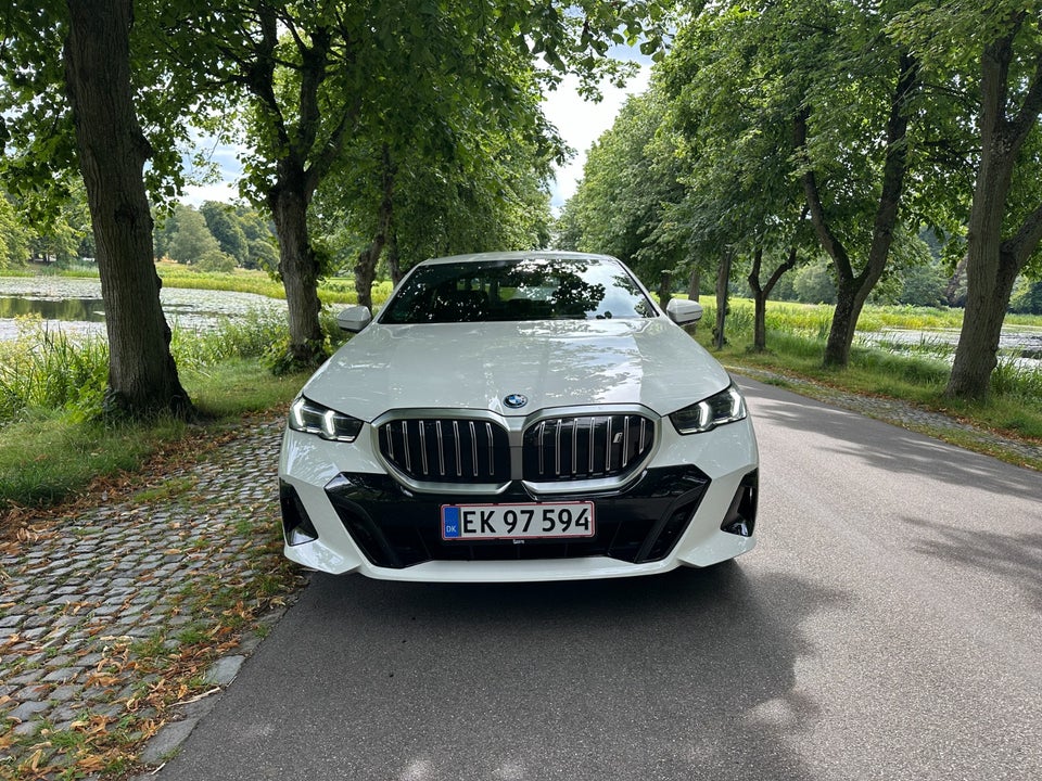 BMW i5 eDrive40 M-Sport 4d