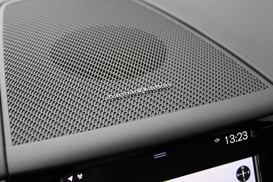 Volvo XC60 2,0 B4 197 R-Design aut. AWD 5d