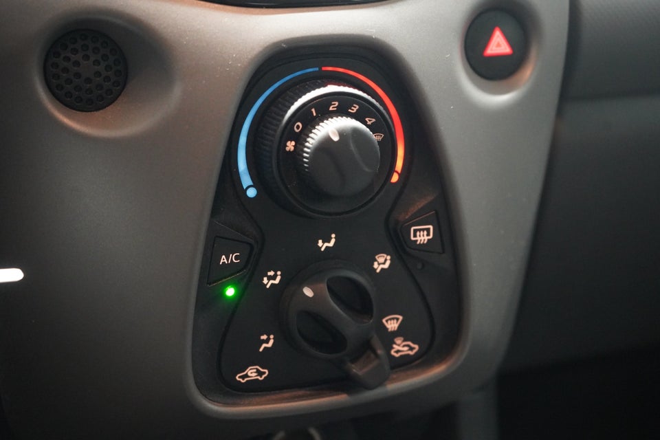Peugeot 108 1,0 e-VTi 72 Infinity 5d