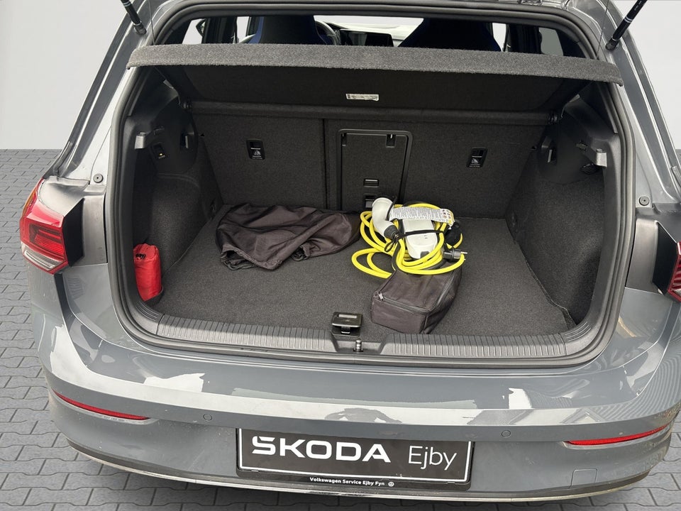 VW Golf VIII 1,4 GTE DSG 5d