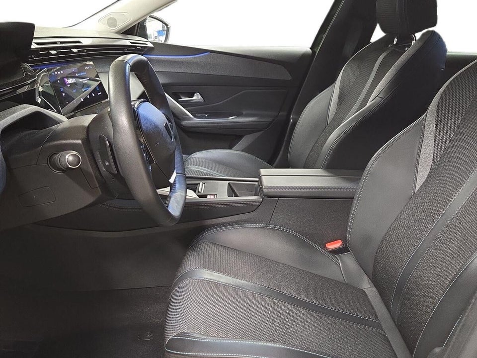 Peugeot 308 1,6 Hybrid First Selection EAT8 5d