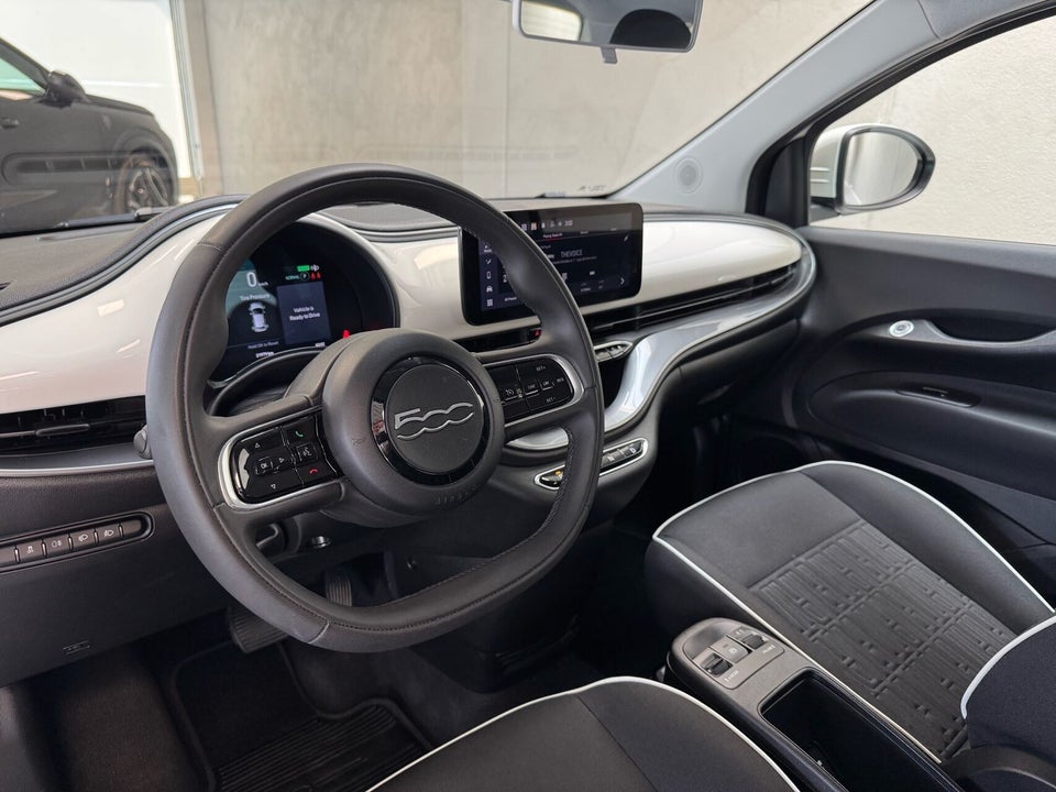 Fiat 500e 42 Icon 3d