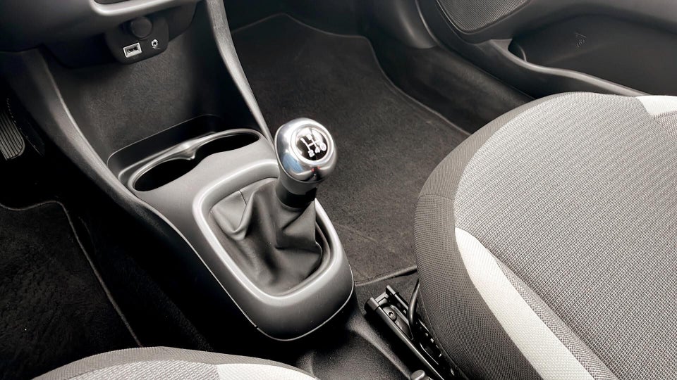 Toyota Aygo 1,0 VVT-i x-press 5d