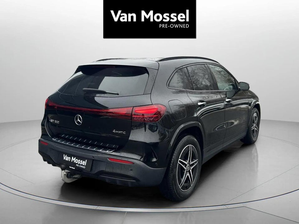 Mercedes EQA300 AMG Line 4Matic 5d