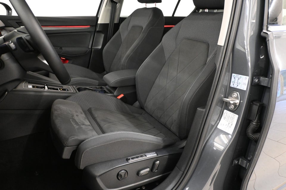 VW Golf VIII 1,4 eHybrid DSG 5d