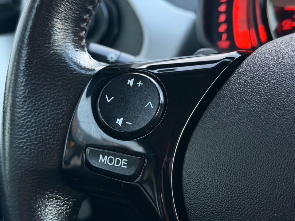 Toyota Aygo 1,0 VVT-i x-play x-shift 5d