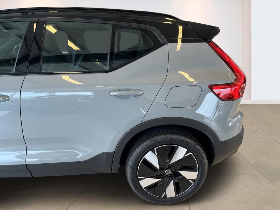 Volvo EX40 Extended Range Plus 5d