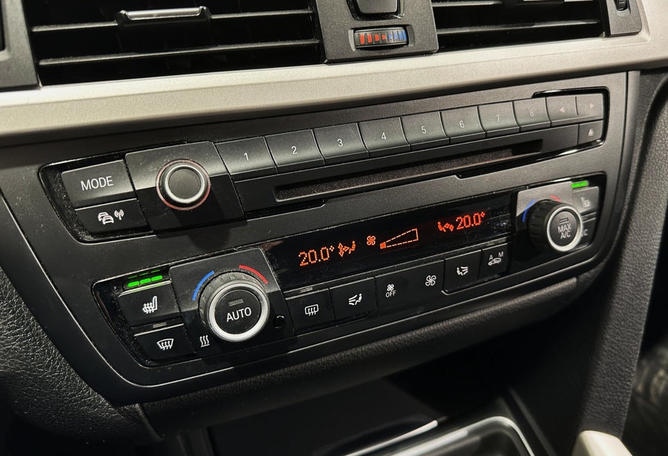 BMW 320d 2,0 Touring aut. 5d