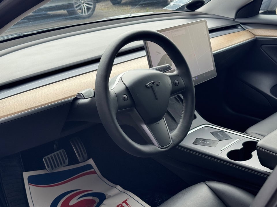 Tesla Model 3 Standard Range+ RWD 4d