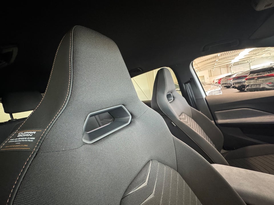 Cupra Born 59 e-Boost 5d