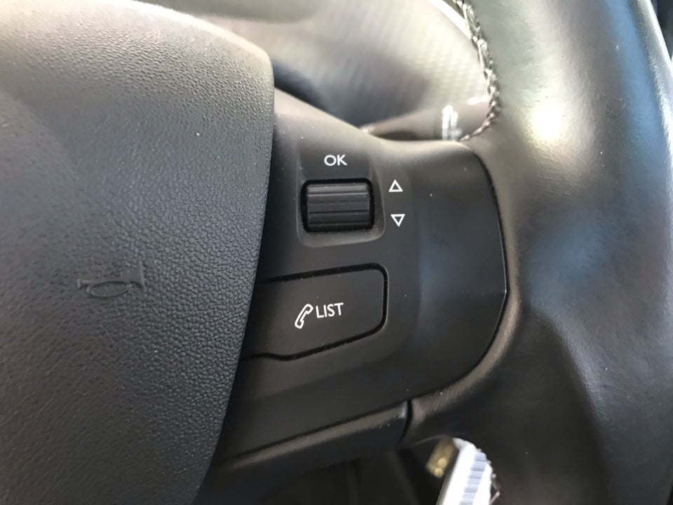 Peugeot 2008 1,2 PureTech 110 Allure+ 5d