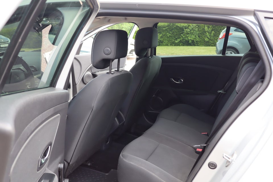 Renault Megane III 1,5 dCi 110 Expression Sport Tourer aut. 5d